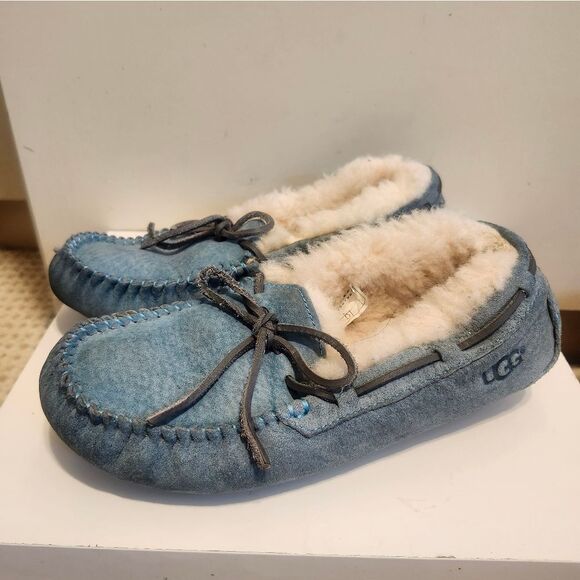 UGG Shoes - UGG "Dakota" Teal Suede Sheeps Wool Lined Moccasin Slippers Sz.6  Ret $110